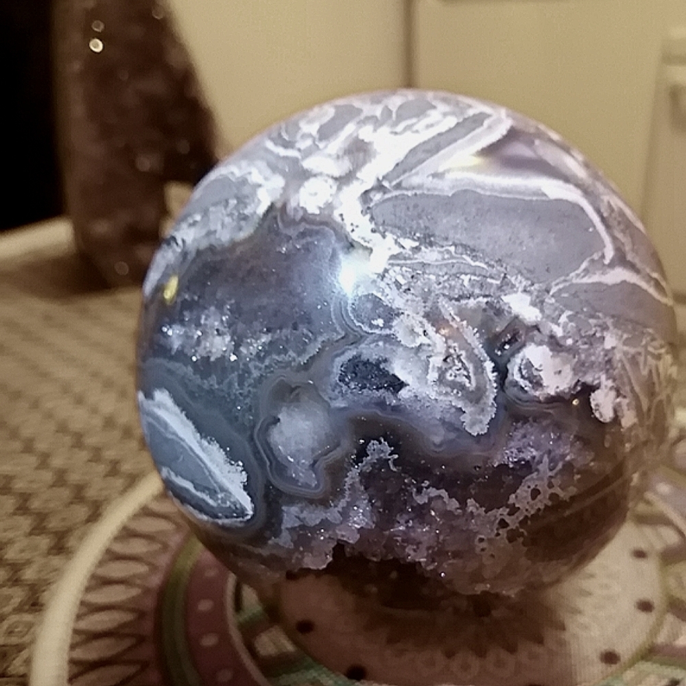 - Huge✨DRUZY AGATE✨Sphere! 2.2lbs gorgeous colouring and banding- STUNNING!